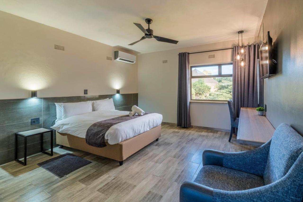N1 Rotten Row Hotel