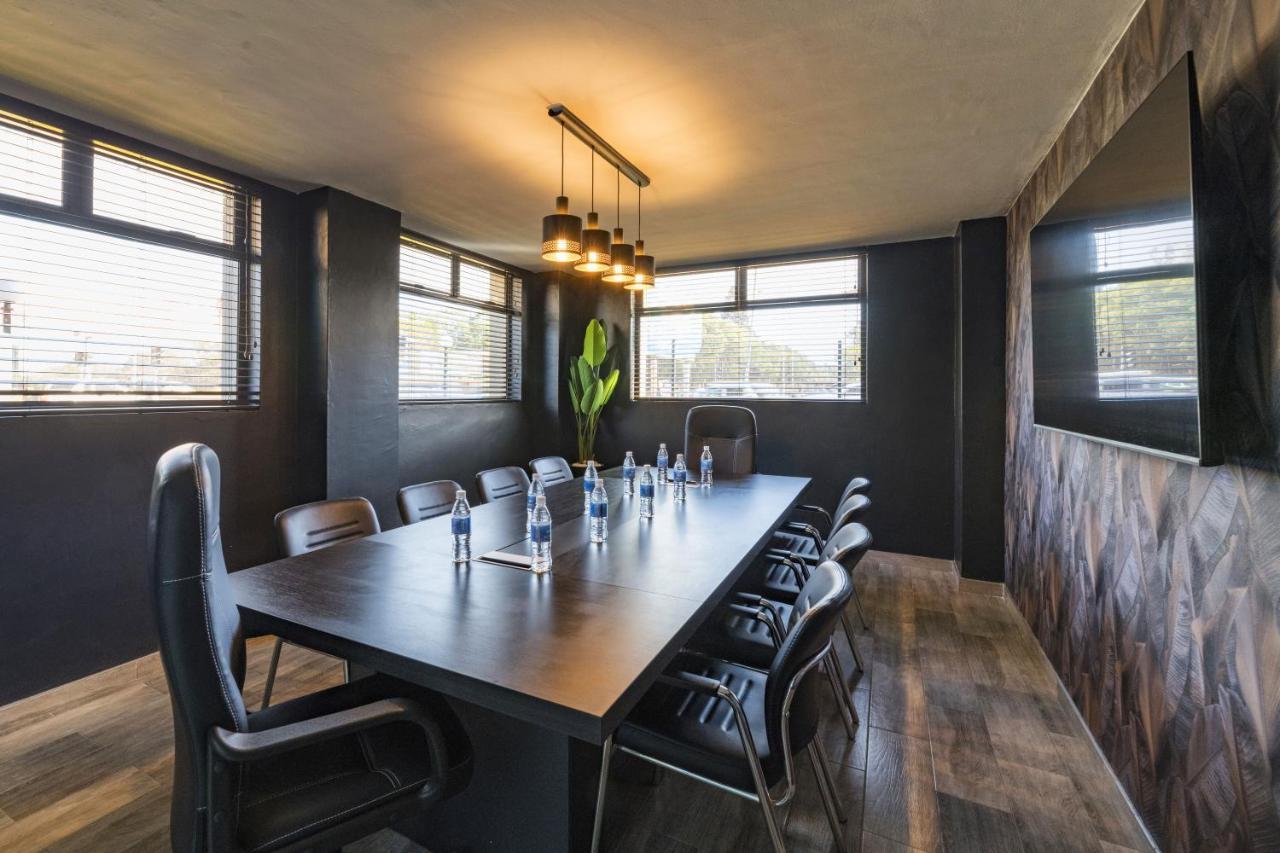 N1 Rotten Row Hotel 2*